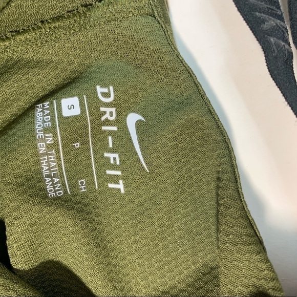 Nike Green Long Sleeve with Open Back - Picture 4 of 6
